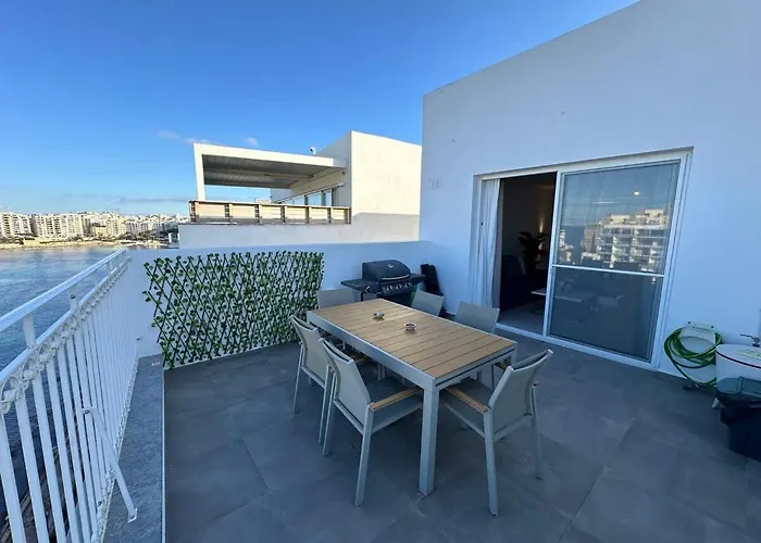 Duplex Penthouse Prime Location アパート