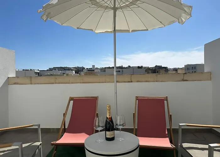 Duplex Penthouse Prime Location アパート